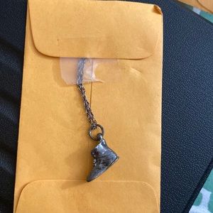 Shoe pendant and chain